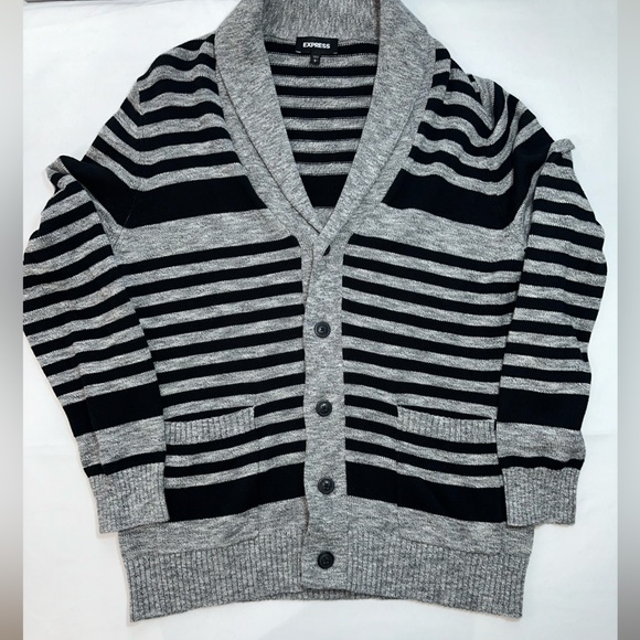 NWOT Men’s Express Gray and Black Knit Cardigan - Picture 3 of 5